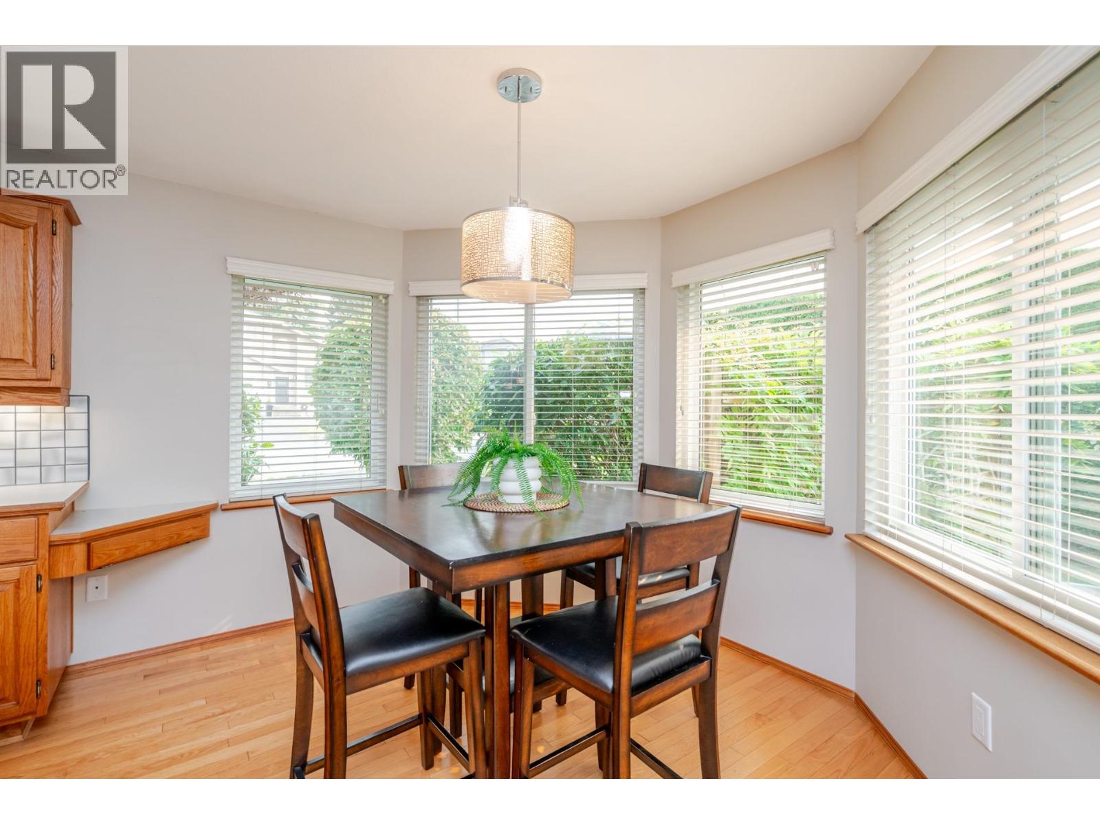 2203 Sorrento Drive, Coquitlam, British Columbia  V3K 6H6 - Photo 23 - R3045225