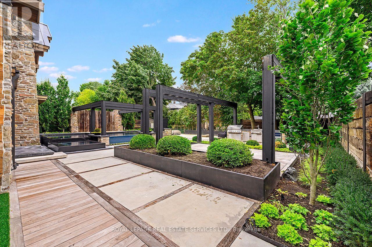 27 Goodman Crescent, Vaughan (Maple), Ontario  L6A 1E8 - Photo 42 - N12389641