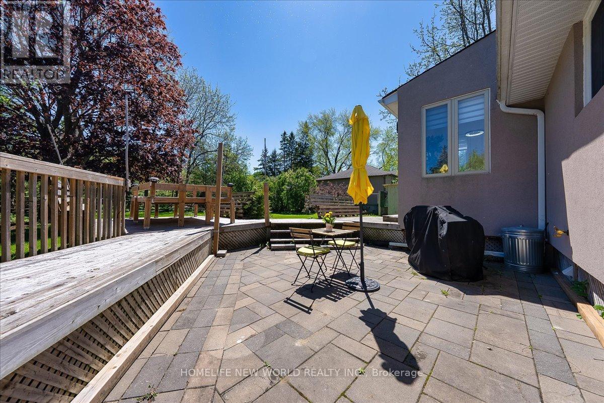 853 Fairbank Avenue, Georgina (Historic Lakeshore Communities), Ontario  L0E 1S0 - Photo 38 - N12390152