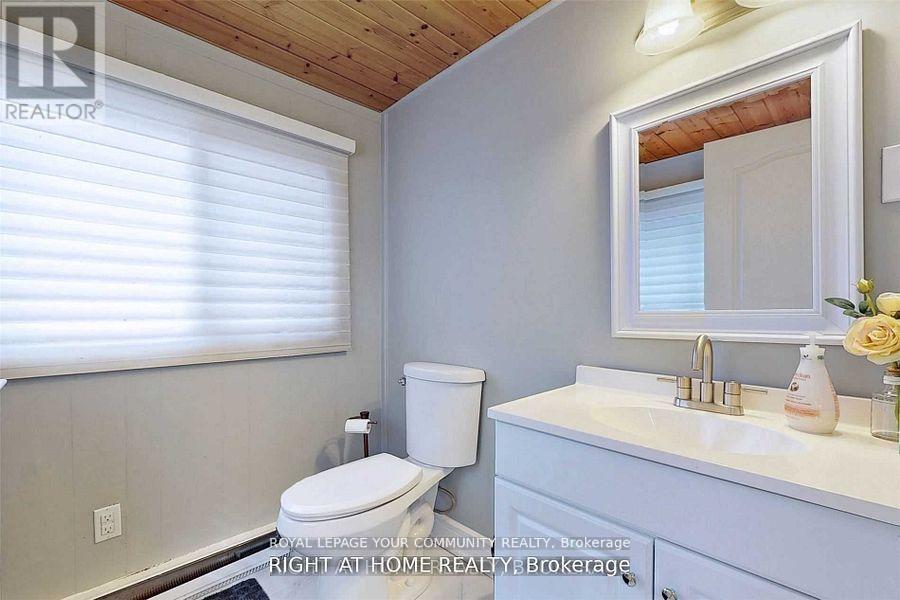 13066 Keele Street, King (King City), Ontario  L7B 1H8 - Photo 14 - N12390162