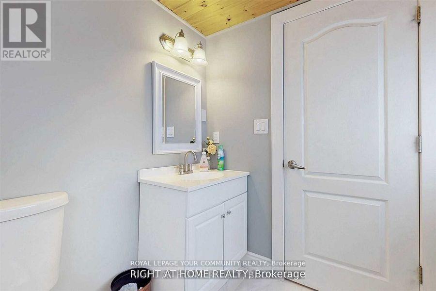 13066 Keele Street, King (King City), Ontario  L7B 1H8 - Photo 15 - N12390162