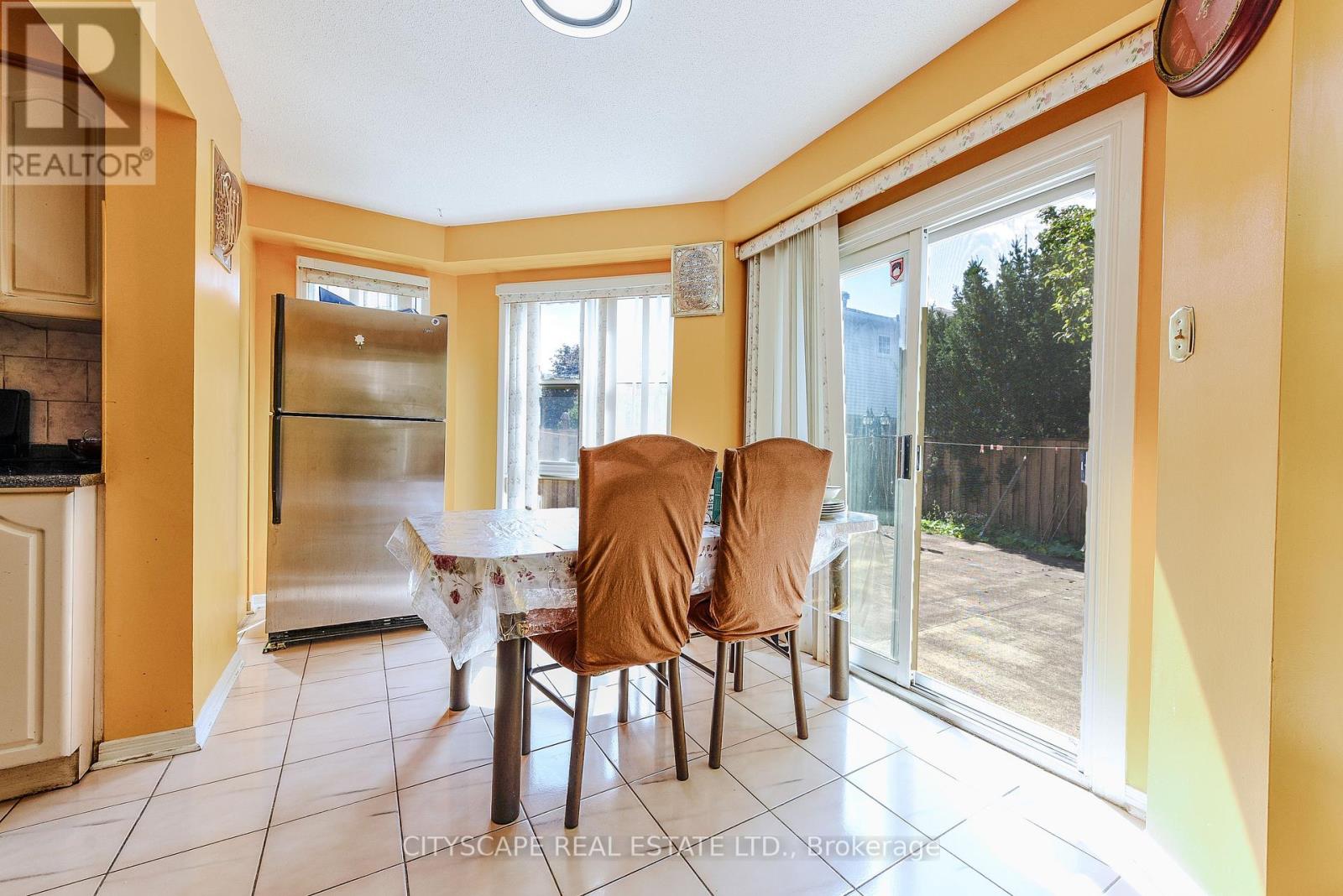 379 Wallenberg Crescent E, Mississauga, Ontario  L5B 3N1 - Photo 14 - W12390135