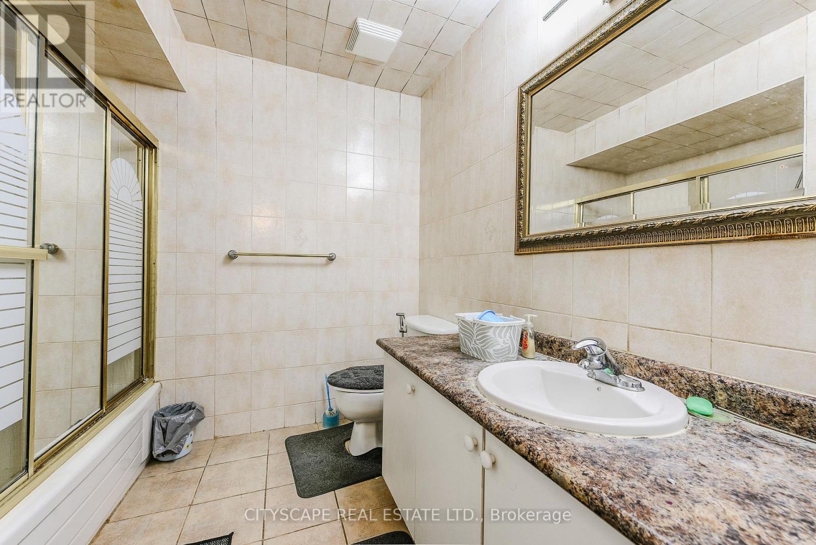 379 Wallenberg Crescent E, Mississauga, Ontario  L5B 3N1 - Photo 31 - W12390135