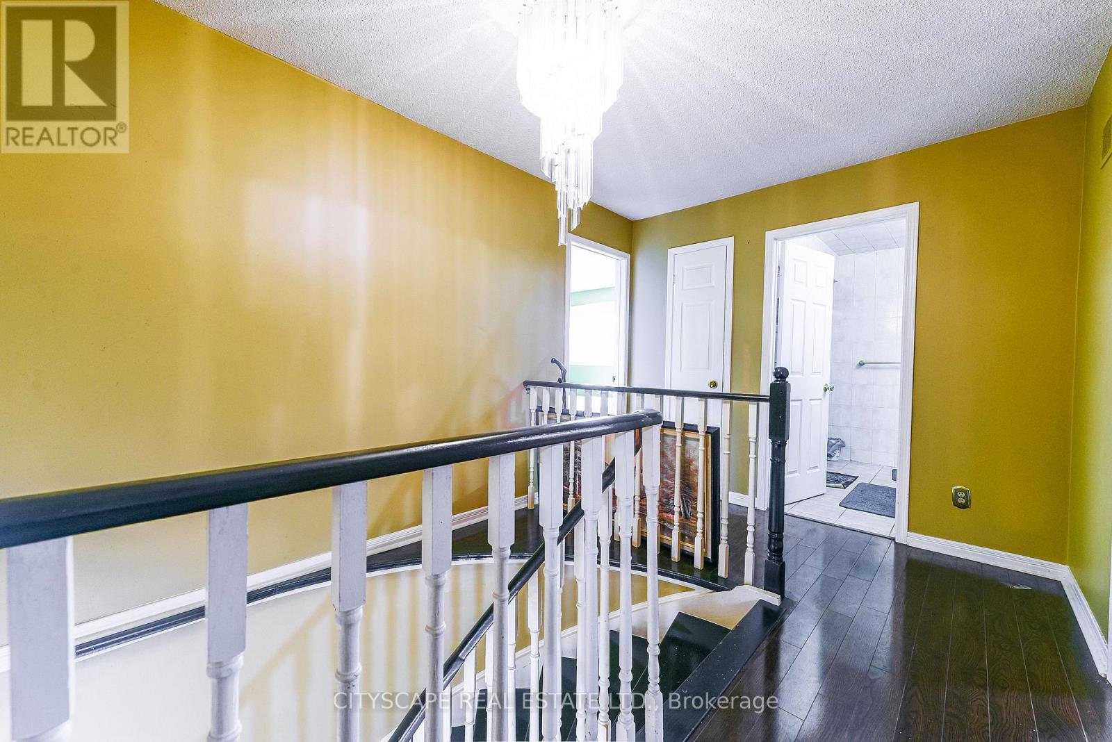 379 Wallenberg Crescent E, Mississauga, Ontario  L5B 3N1 - Photo 38 - W12390135