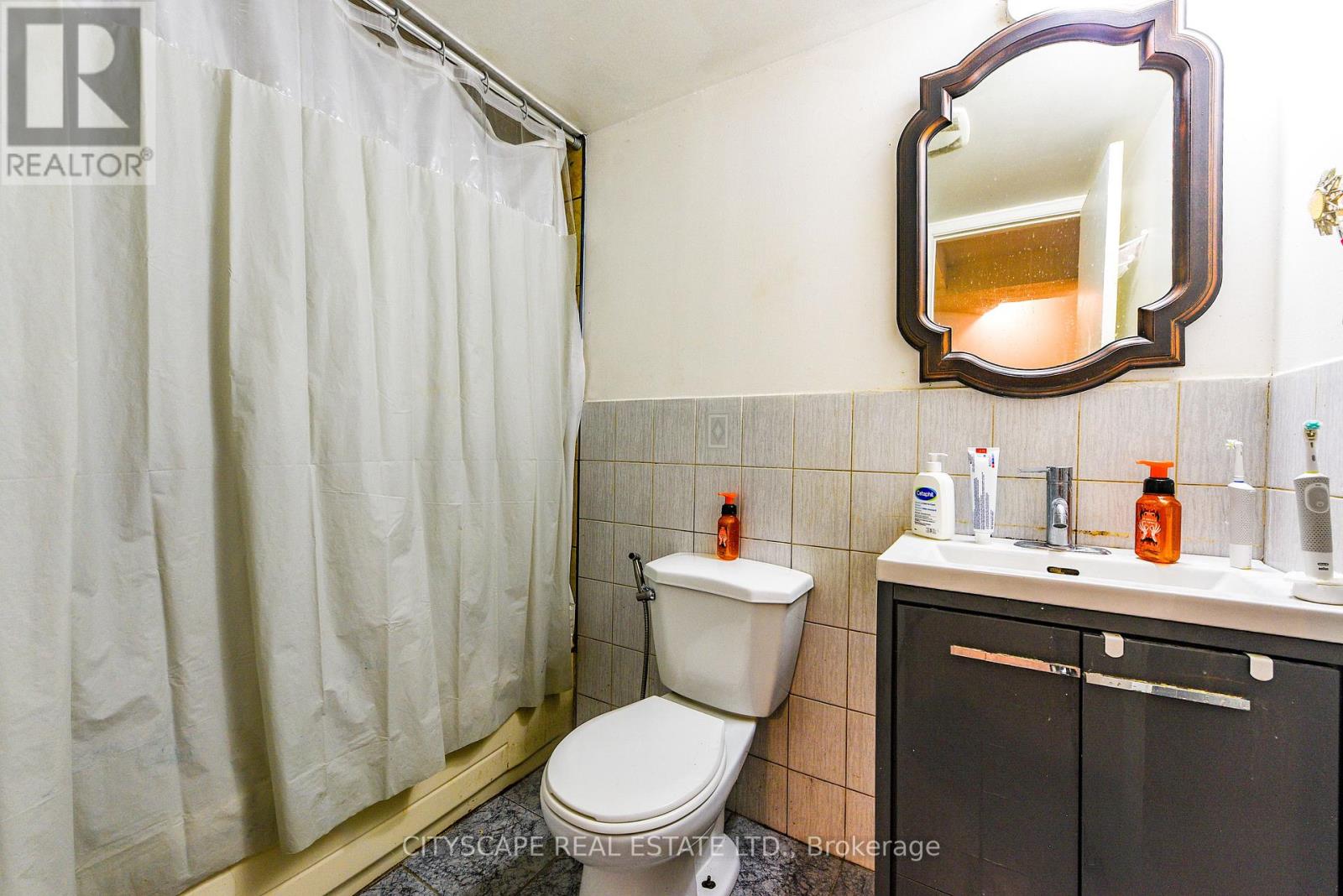 379 Wallenberg Crescent E, Mississauga, Ontario  L5B 3N1 - Photo 44 - W12390135