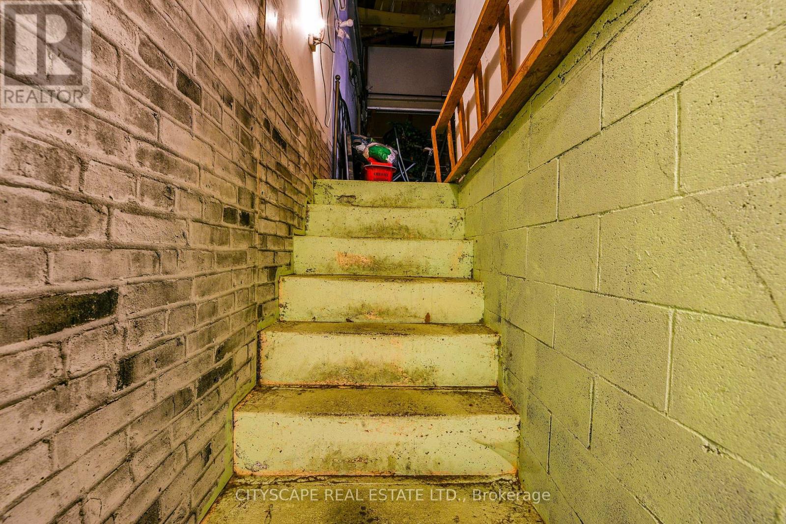379 Wallenberg Crescent E, Mississauga, Ontario  L5B 3N1 - Photo 45 - W12390135