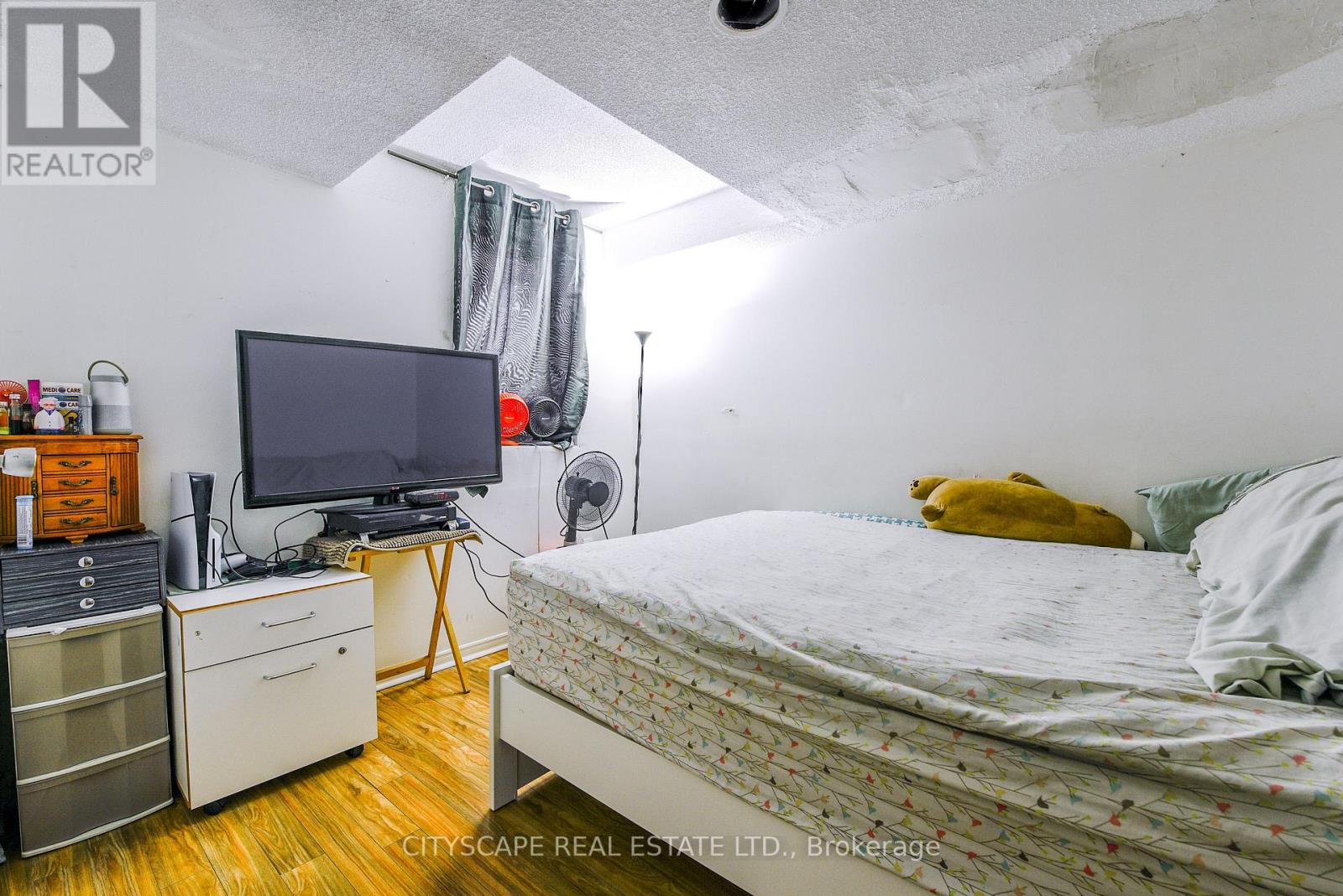 379 Wallenberg Crescent E, Mississauga, Ontario  L5B 3N1 - Photo 46 - W12390135