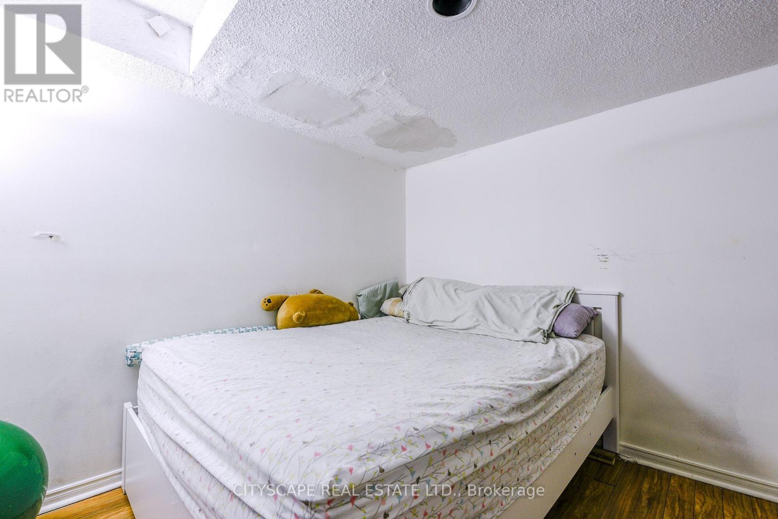379 Wallenberg Crescent E, Mississauga, Ontario  L5B 3N1 - Photo 47 - W12390135