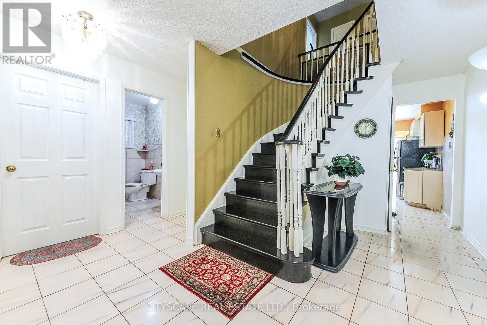 379 Wallenberg Crescent E, Mississauga, Ontario  L5B 3N1 - Photo 7 - W12390135