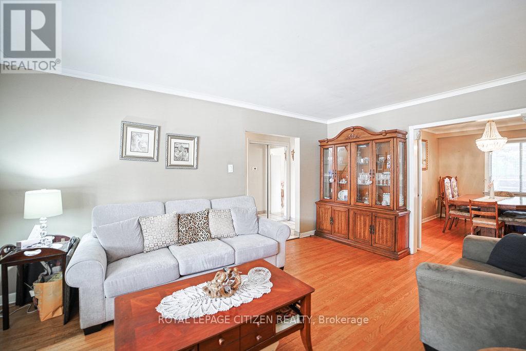 347 Harvie Avenue, Toronto, Ontario  M6E 4L6 - Photo 10 - W12390142