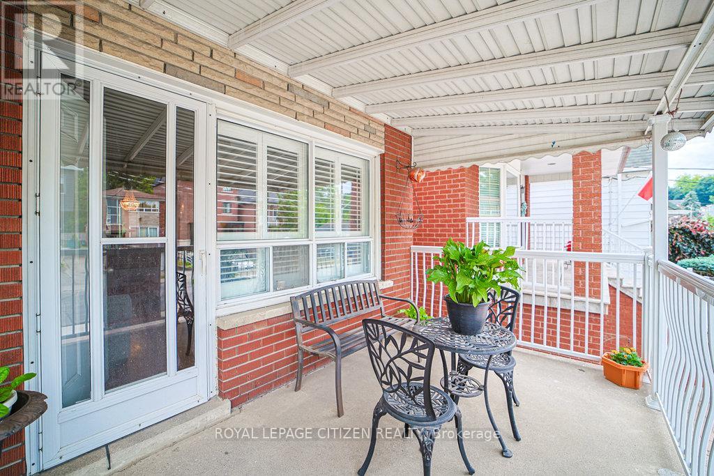 347 Harvie Avenue, Toronto, Ontario  M6E 4L6 - Photo 17 - W12390142