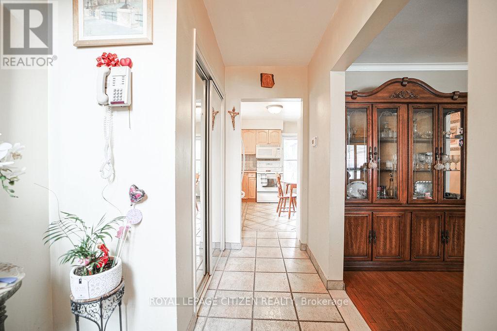 347 Harvie Avenue, Toronto, Ontario  M6E 4L6 - Photo 27 - W12390142