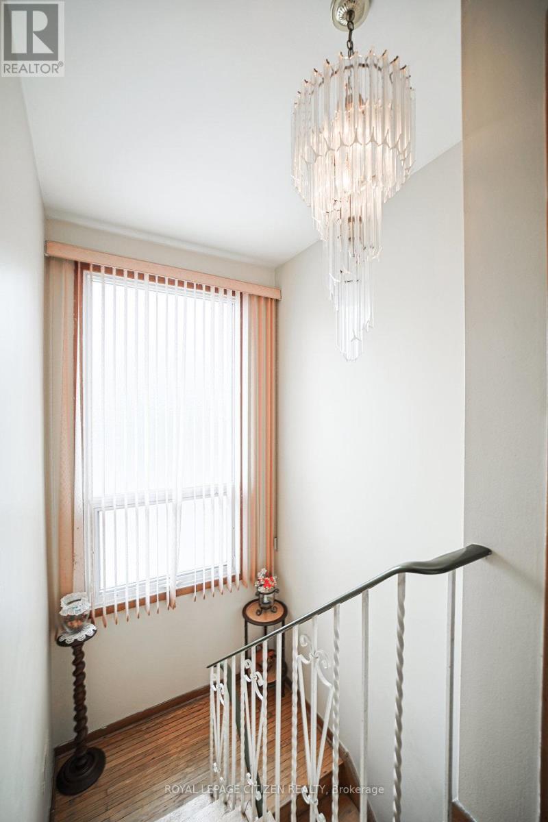 347 Harvie Avenue, Toronto, Ontario  M6E 4L6 - Photo 28 - W12390142