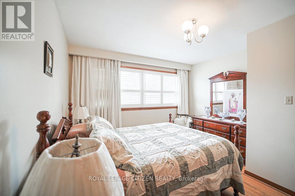 347 Harvie Avenue, Toronto, Ontario  M6E 4L6 - Photo 31 - W12390142