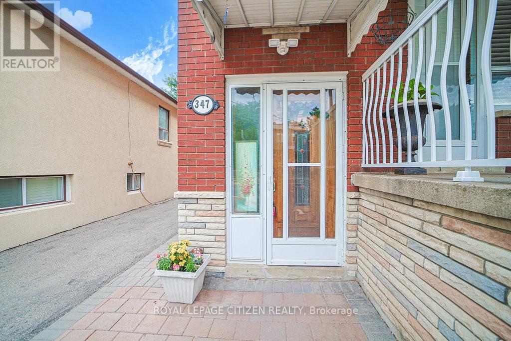 347 Harvie Avenue, Toronto, Ontario  M6E 4L6 - Photo 5 - W12390142