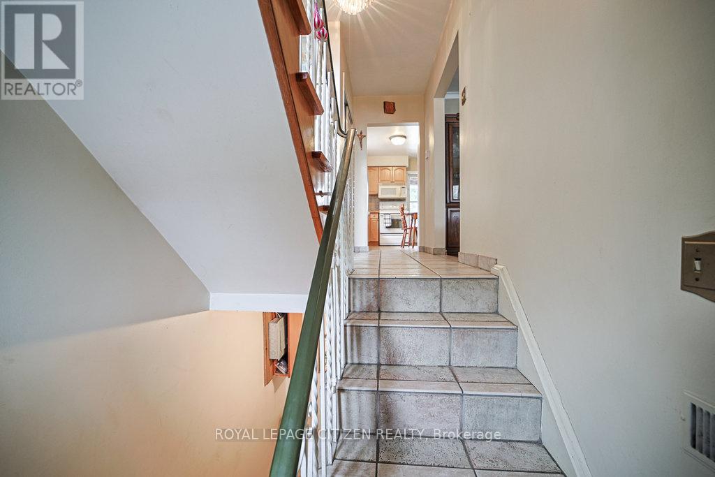 347 Harvie Avenue, Toronto, Ontario  M6E 4L6 - Photo 6 - W12390142