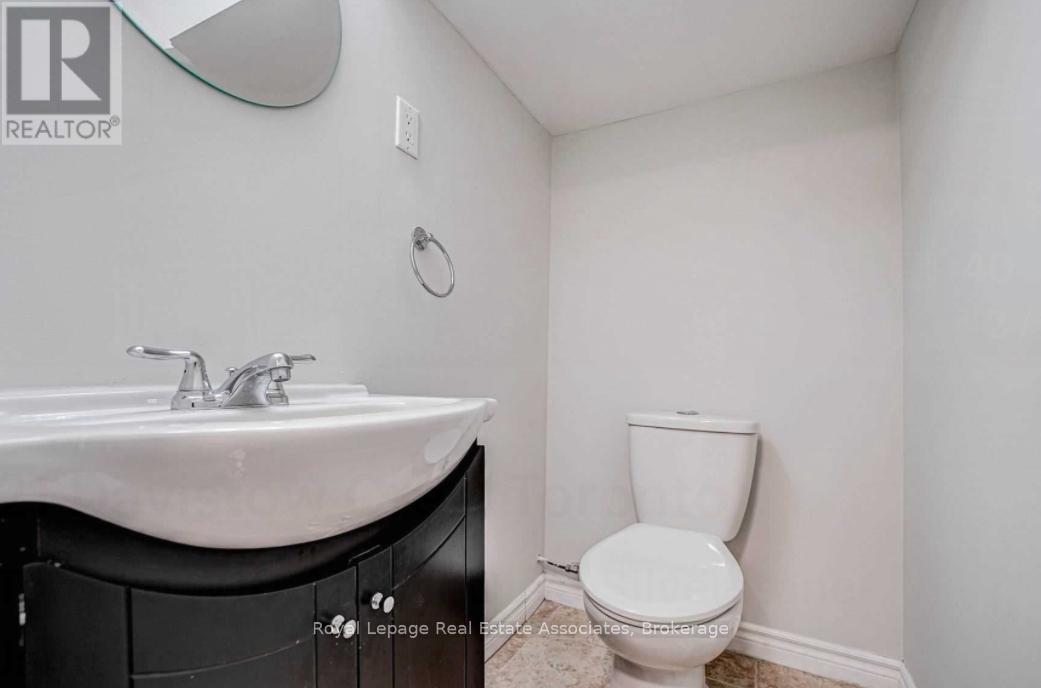 21 Davistow Crescent, Toronto (Mount Olive-Silverstone-Jamestown), Ontario  M9V 3E8 - Photo 21 - W12390161