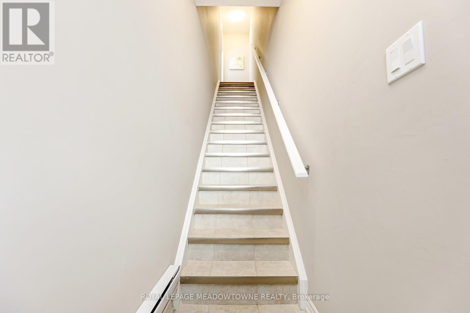 7 - 107 Westra Drive, Guelph, Ontario  N1K 0A5 - Photo 6 - X12390141