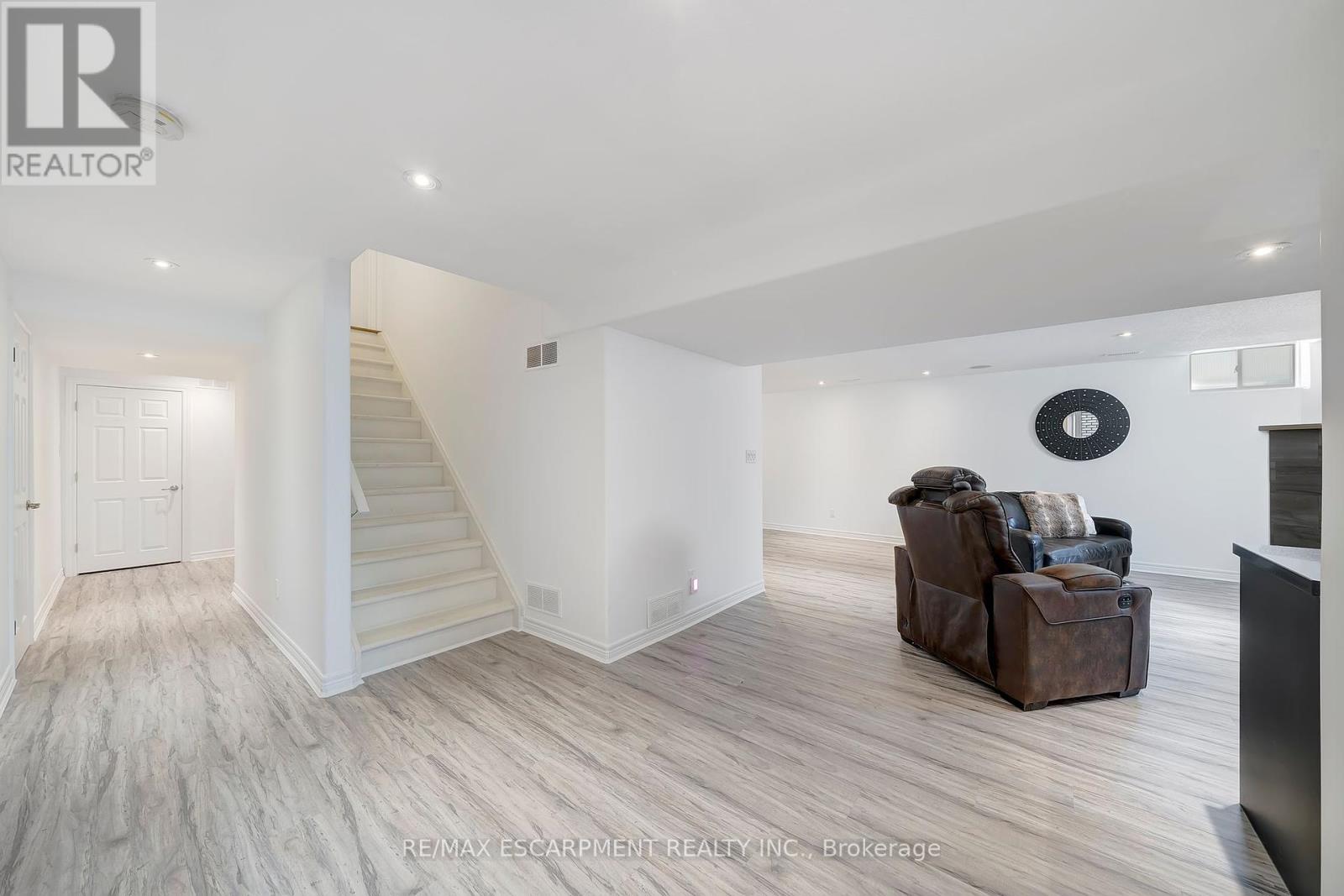 578 Fifty Road, Hamilton, Ontario  L8E 5T5 - Photo 35 - X12390147