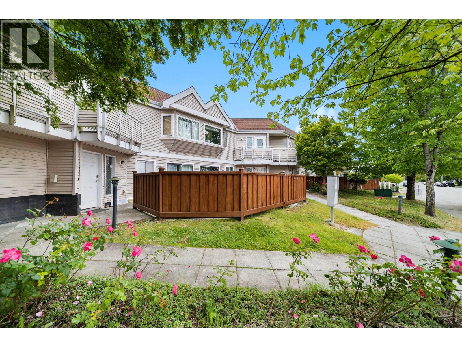 7 7901 13th Avenue, Burnaby, British Columbia  V3N 2E8 - Photo 2 - R3045223