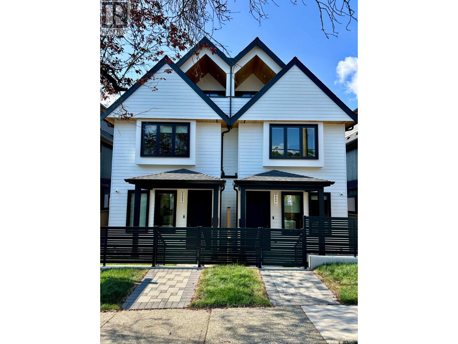 1 4895 Moss Street, Vancouver, British Columbia  V5R 3T3 - Photo 2 - R3045229