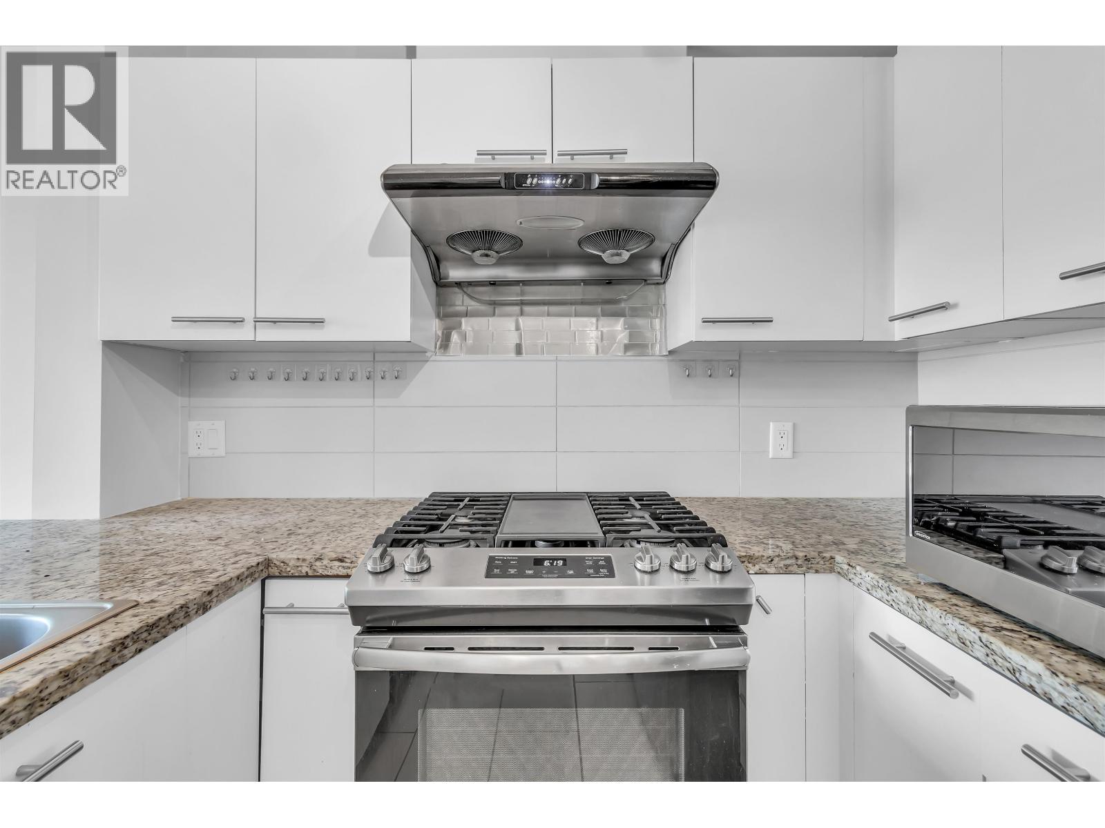 919 9171 Ferndale Road, Richmond, British Columbia  V6Y 0A5 - Photo 8 - R3045279