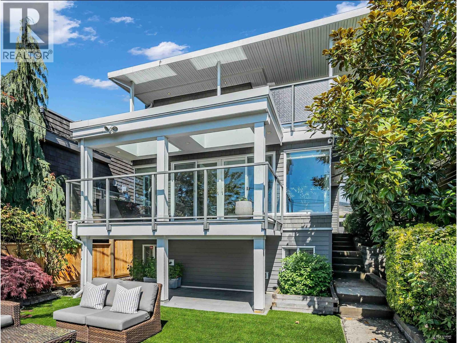 1251 Clyde Avenue, West Vancouver, British Columbia  V7T 1E6 - Photo 2 - R3045252