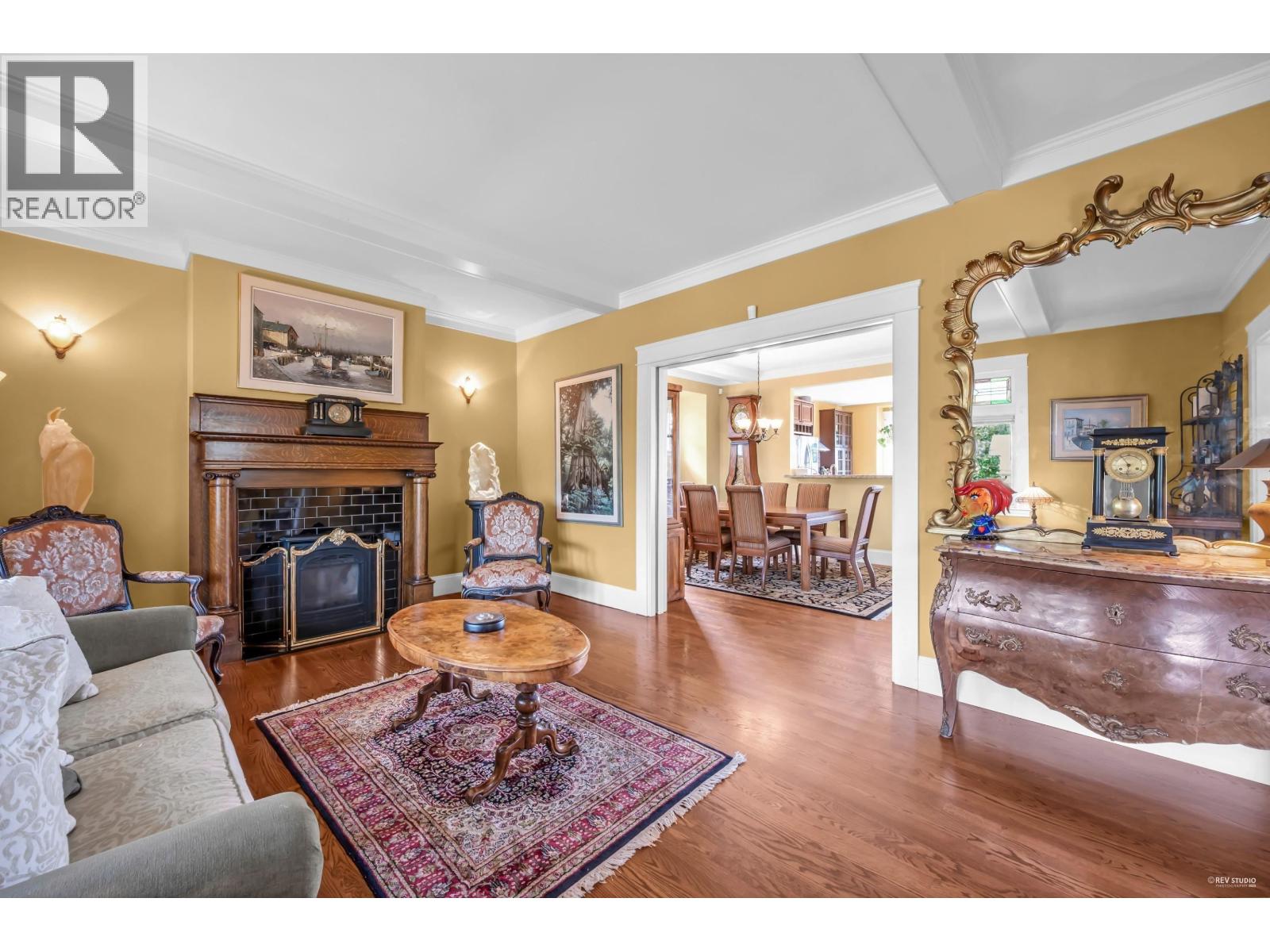 255 W 6th Street, North Vancouver, British Columbia  V7M 1K7 - Photo 6 - R3045276