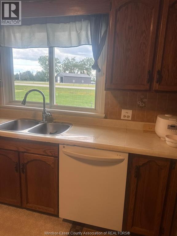 830 Talbot Road, Wheatley, Ontario  N0P 2P0 - Photo 13 - 25022746