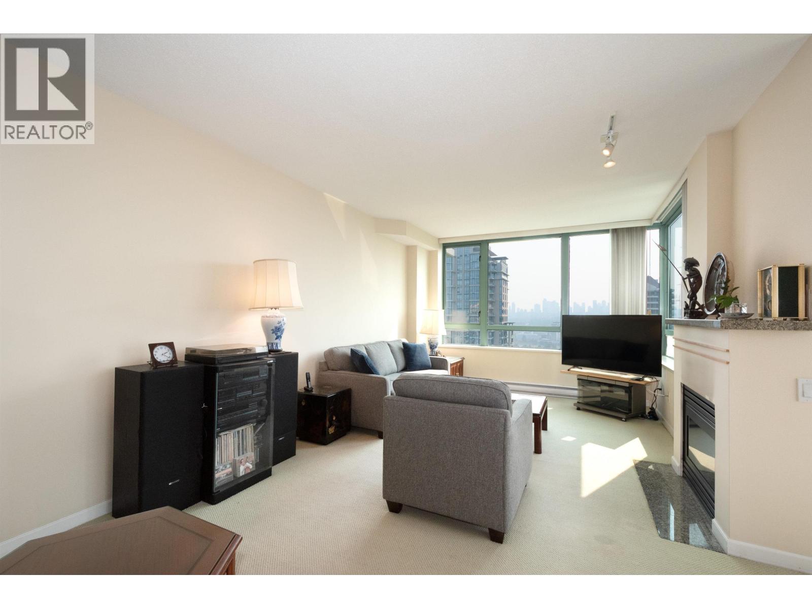 2402 4398 Buchanan Street, Burnaby, British Columbia  V5C 6R7 - Photo 4 - R3045195