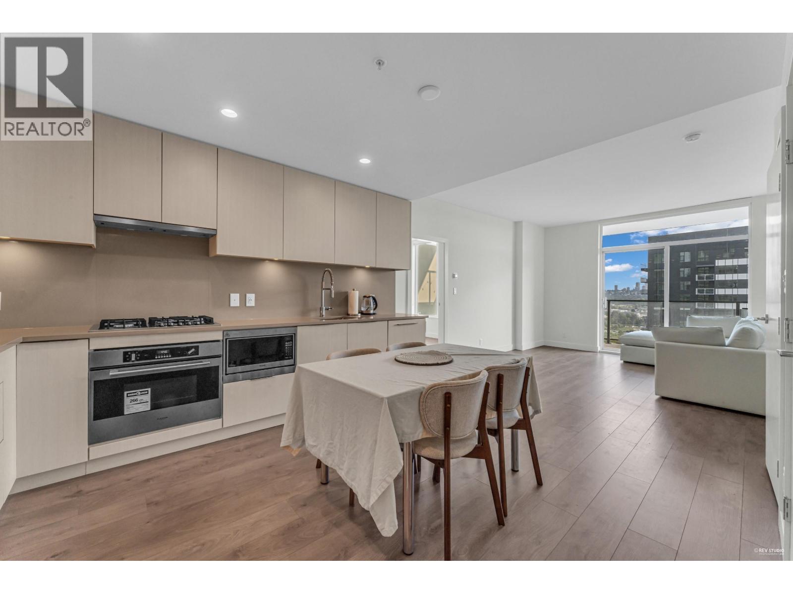 1704 4465 Juneau Street, Burnaby, British Columbia  V5C 0L8 - Photo 3 - R3045304