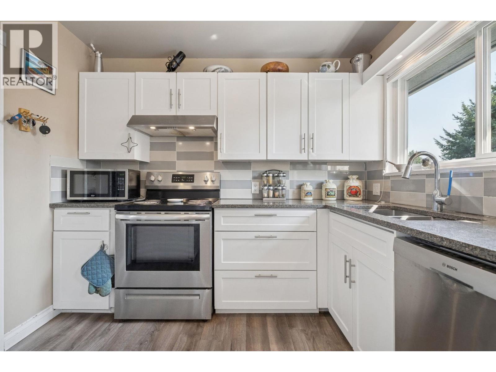 1610 Smith Avenue, Coquitlam, British Columbia  V3J 2Y3 - Photo 2 - R3045197