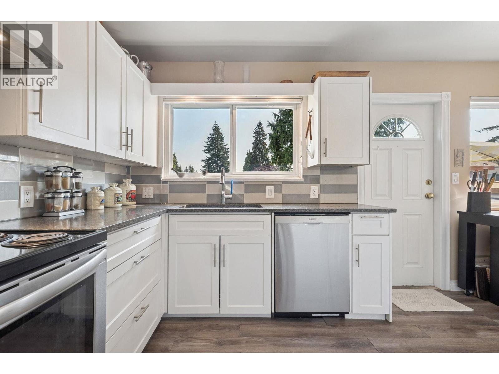 1610 Smith Avenue, Coquitlam, British Columbia  V3J 2Y3 - Photo 3 - R3045197