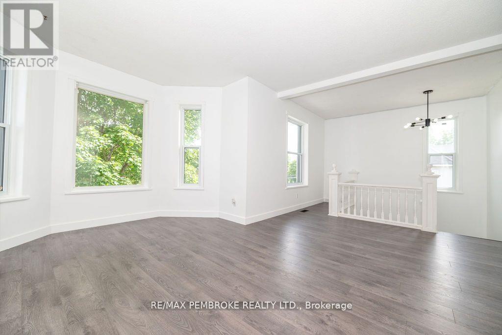 502 Mary Street, Pembroke, Ontario  K8A 5X1 - Photo 23 - X12372734