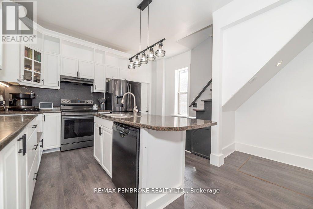 502 Mary Street, Pembroke, Ontario  K8A 5X1 - Photo 20 - X12372734
