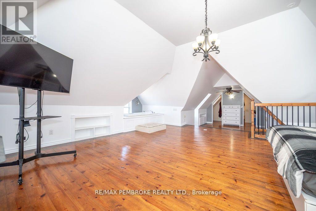 502 Mary Street, Pembroke, Ontario  K8A 5X1 - Photo 26 - X12372734