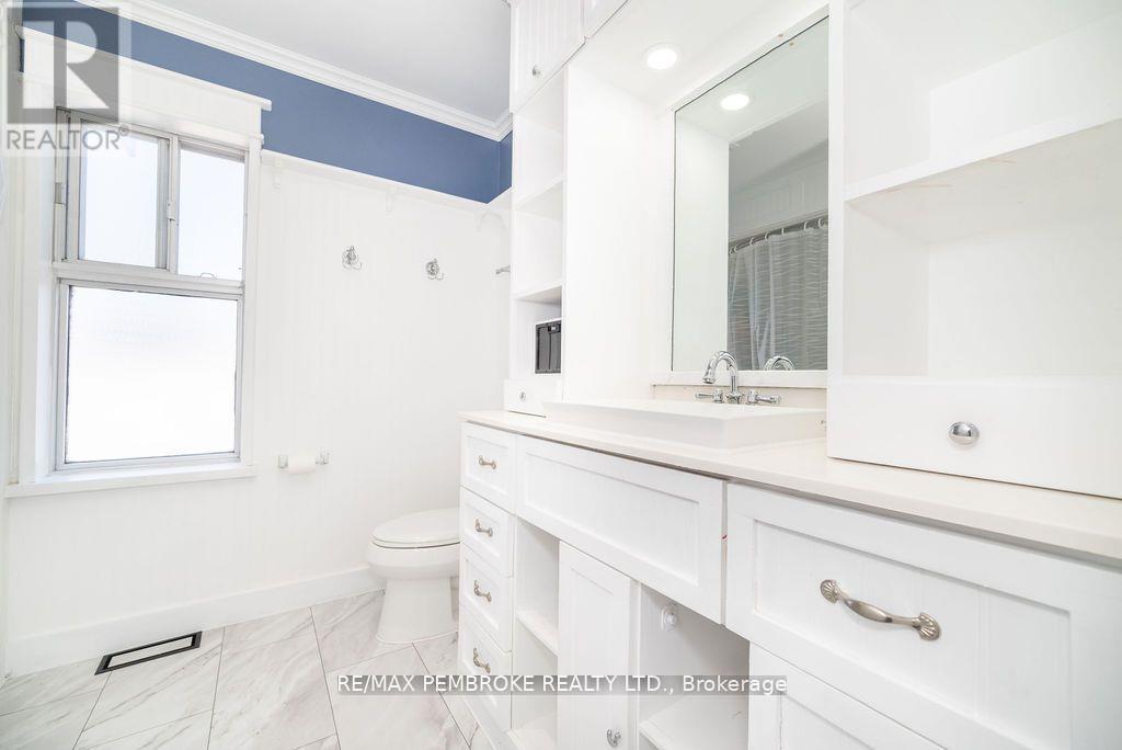 502 Mary Street, Pembroke, Ontario  K8A 5X1 - Photo 30 - X12372734