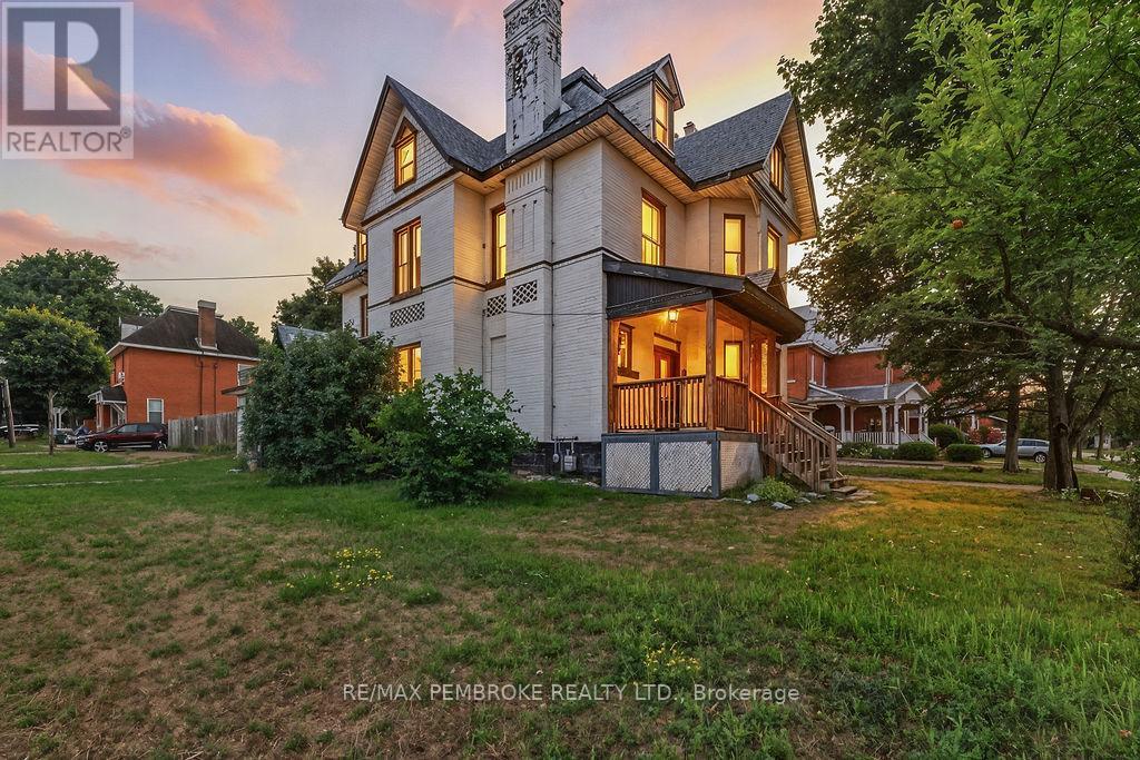 502 Mary Street, Pembroke, Ontario  K8A 5X1 - Photo 3 - X12372734