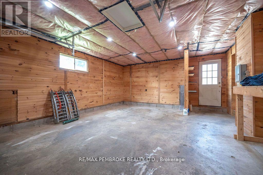 502 Mary Street, Pembroke, Ontario  K8A 5X1 - Photo 46 - X12372734