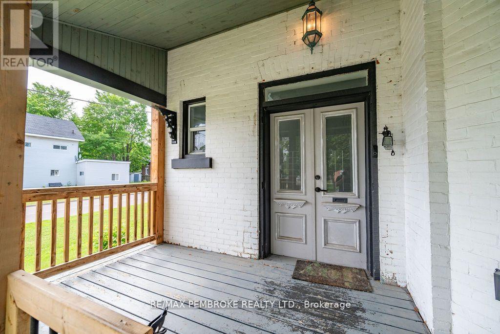 502 Mary Street, Pembroke, Ontario  K8A 5X1 - Photo 9 - X12372734