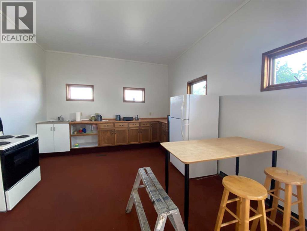 2138 213 Street, Bellevue, Alberta  T0K 0C0 - Photo 12 - A2252858