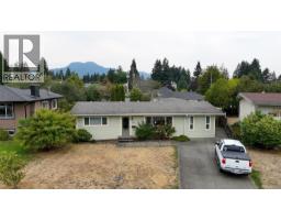 475 Pine Ave CENTENNIAL HEIGHTS