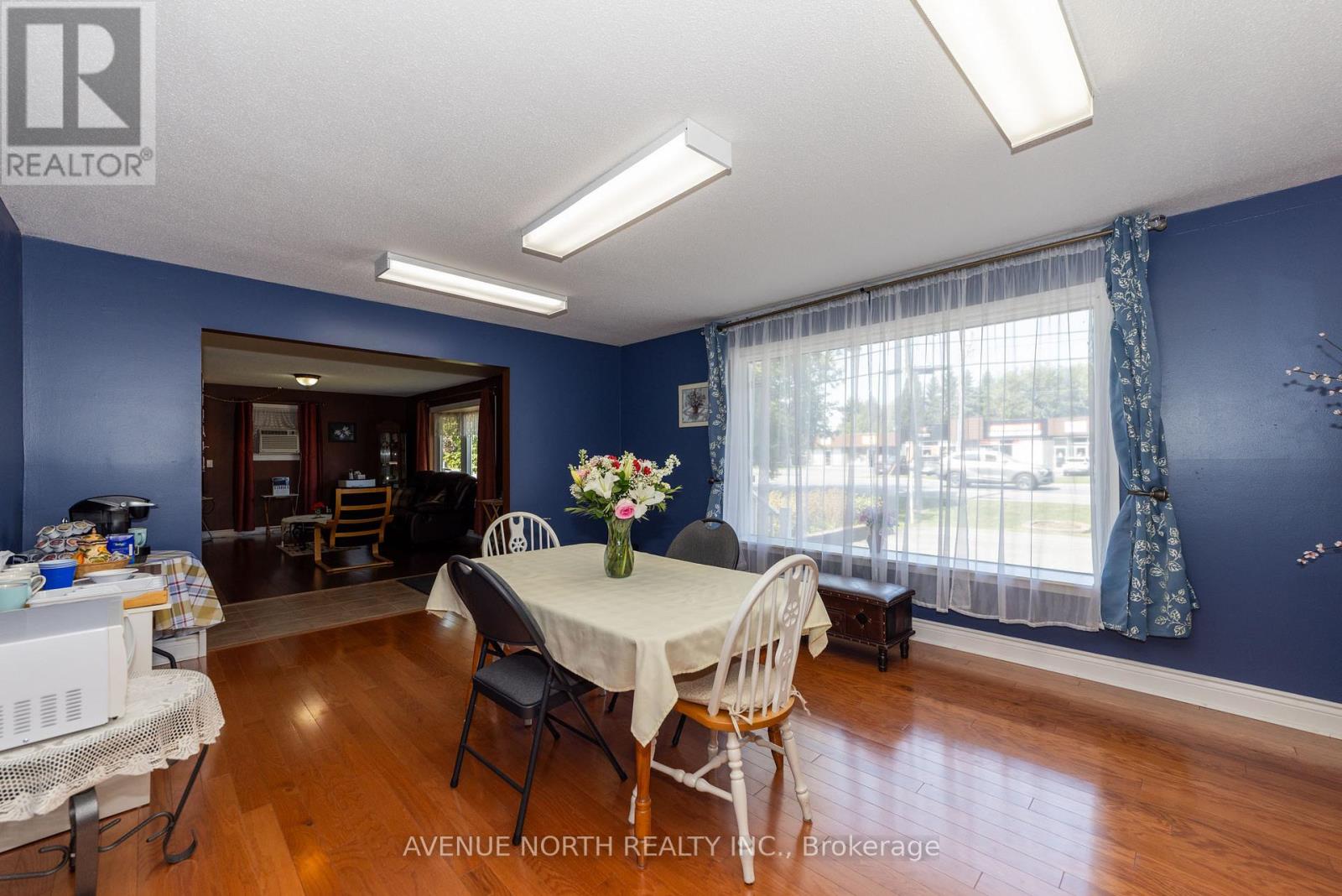 832 Notre Dame Street, Russell, Ontario  K0A 1W1 - Photo 10 - X12390208