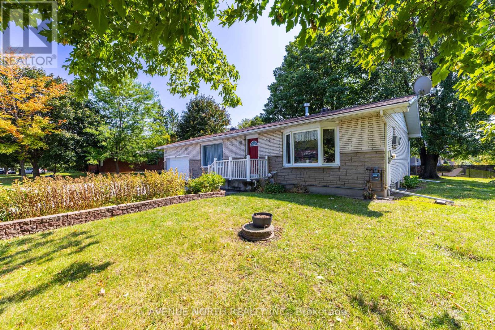 832 Notre Dame Street, Russell, Ontario  K0A 1W1 - Photo 2 - X12390208