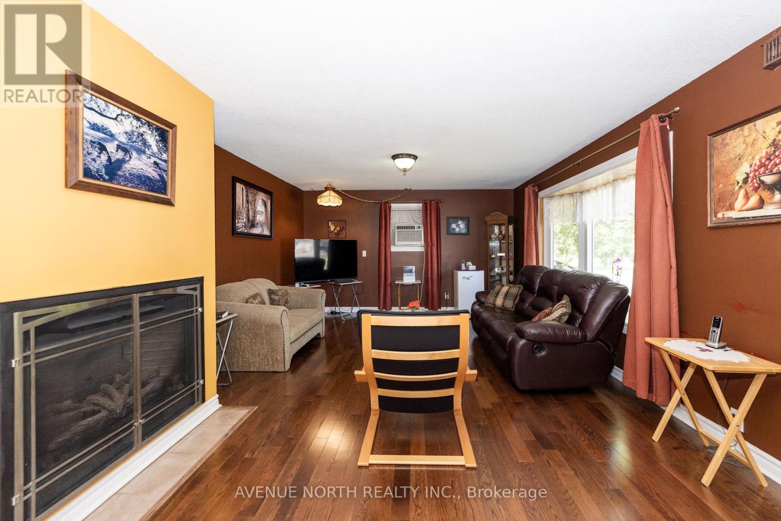 832 Notre Dame Street, Russell, Ontario  K0A 1W1 - Photo 5 - X12390208