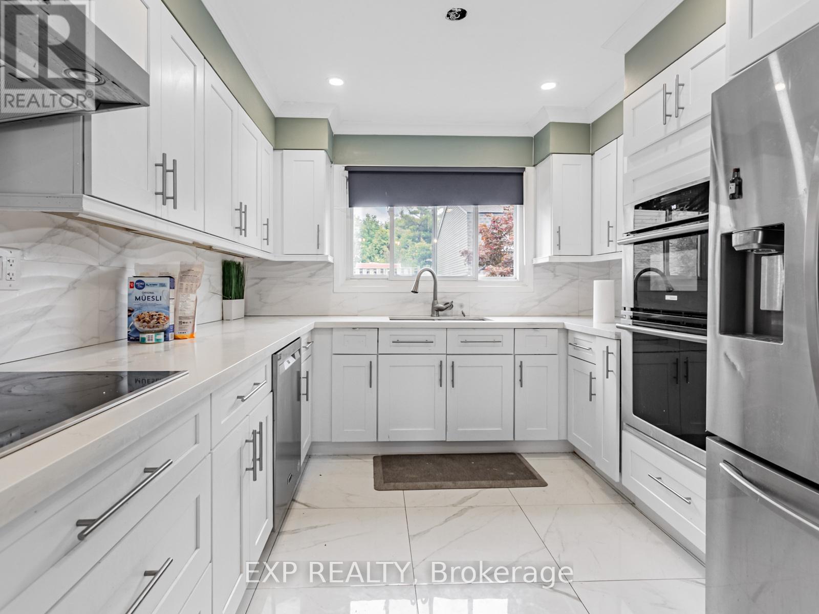 64 - 2050 Upper Middle Road, Burlington, Ontario  L7P 3R9 - Photo 11 - W12390173
