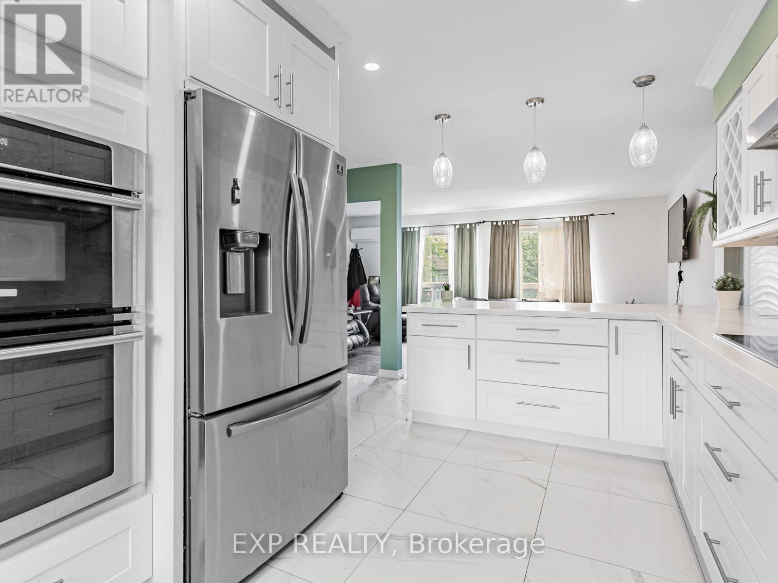 64 - 2050 Upper Middle Road, Burlington, Ontario  L7P 3R9 - Photo 12 - W12390173
