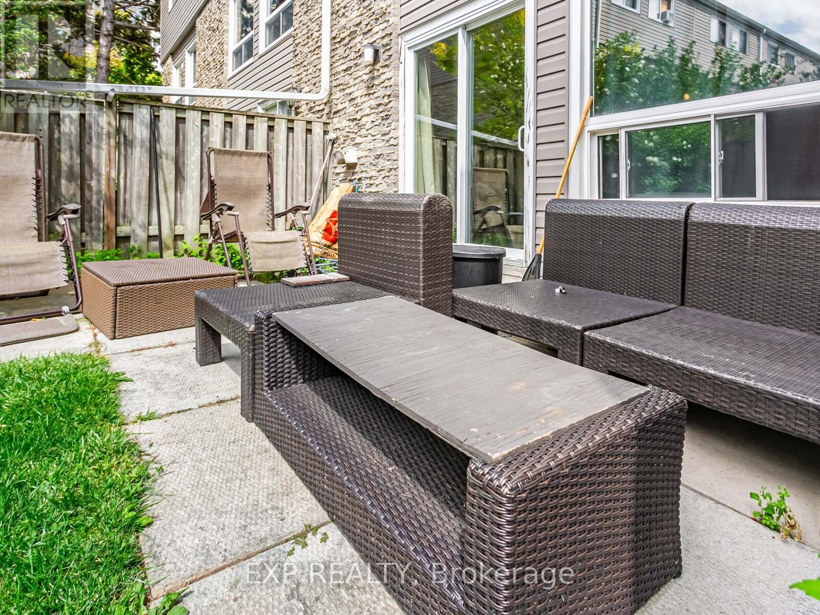 64 - 2050 Upper Middle Road, Burlington, Ontario  L7P 3R9 - Photo 25 - W12390173