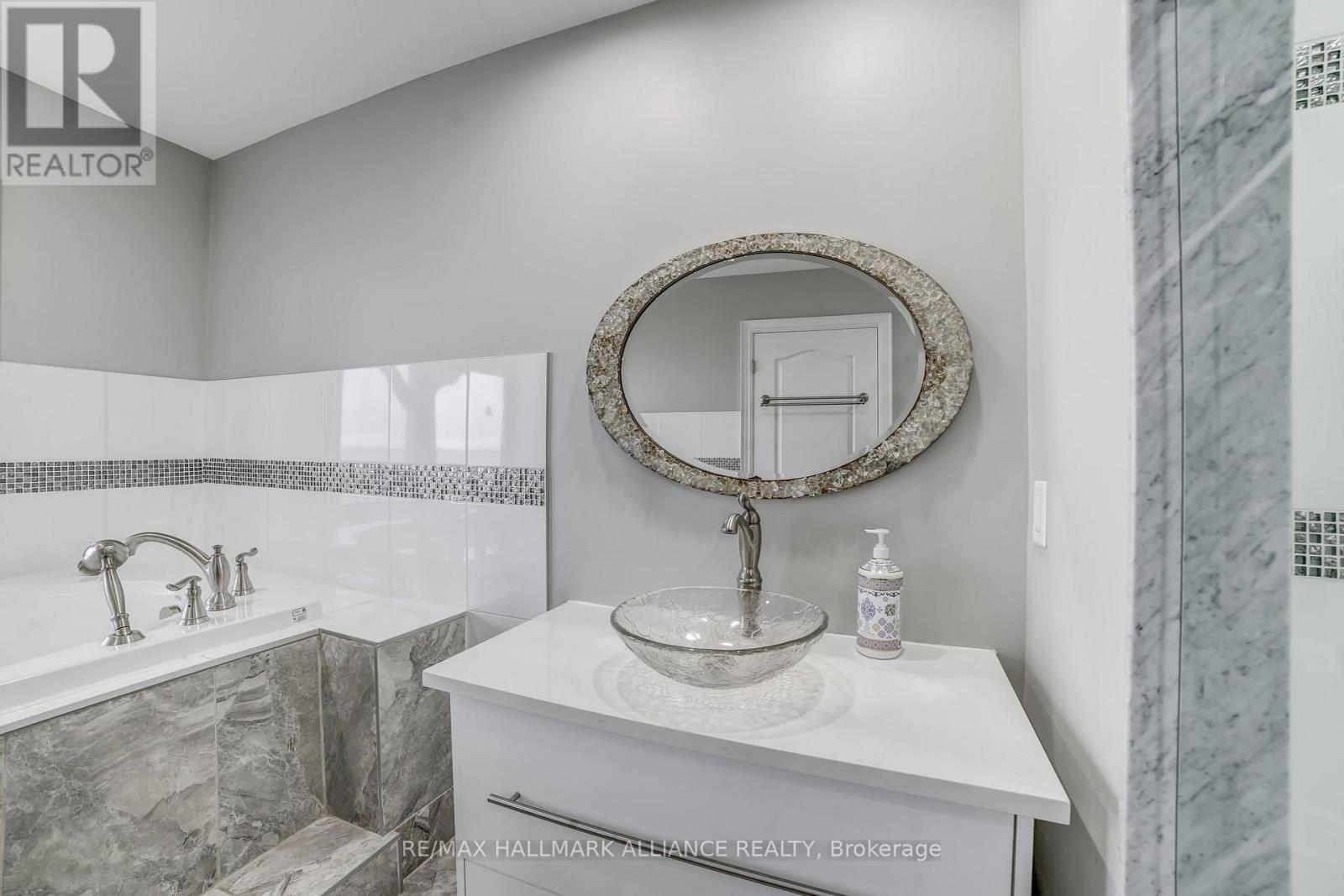 53 Windemere Road, Hamilton (Stoney Creek), Ontario  L8E 5G5 - Photo 23 - X12390181