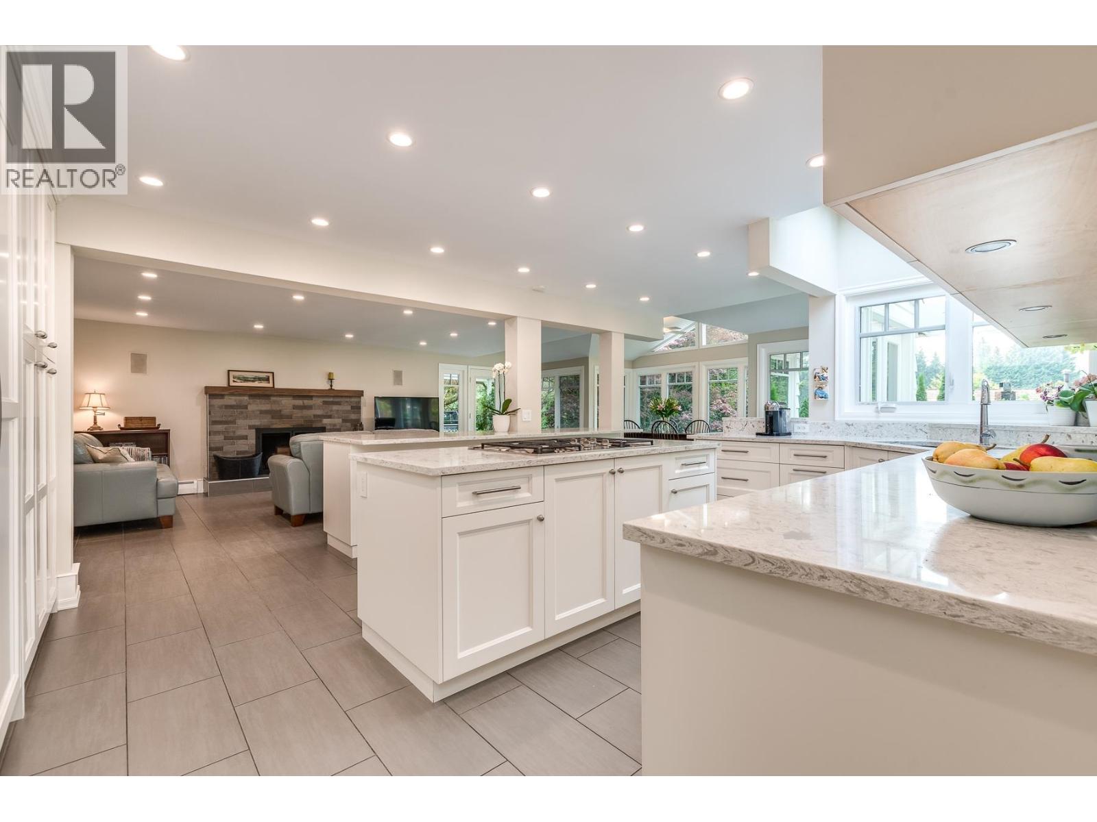 554 Newcroft Place, West Vancouver, British Columbia  V7T 1W8 - Photo 6 - R3045234